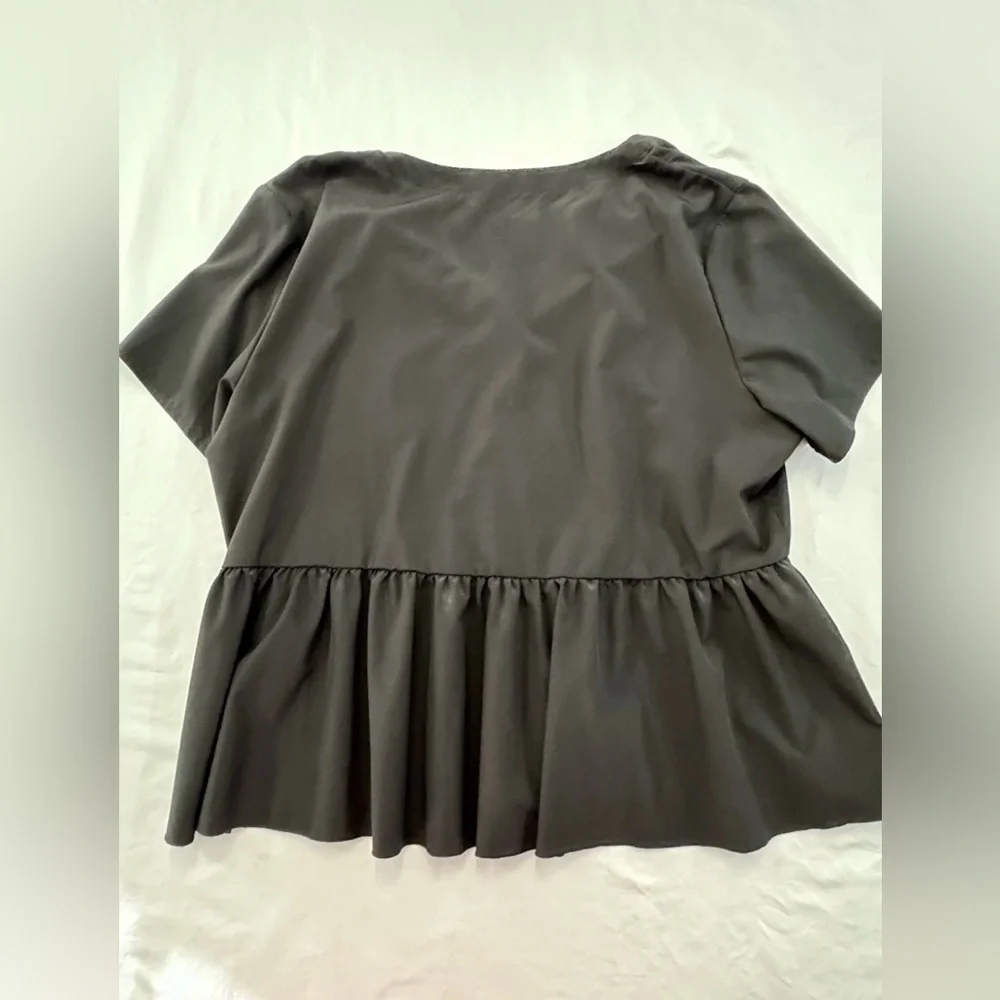 Charcoal Button-Up Peplum Blouse 4xl fits like 2xl‎_3